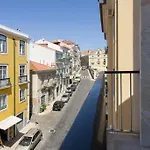 Joivy Bright 2Br Apt With River Views &Balcony In Alfama, Moments From Santa Apolonia Train Station