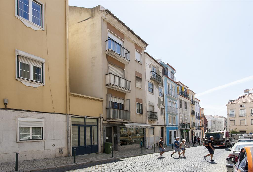 Apartamento Joivy Bright 2br Apt With River Views &balcony In Alfama, Moments From Santa Apolonia Train Station Lisboa