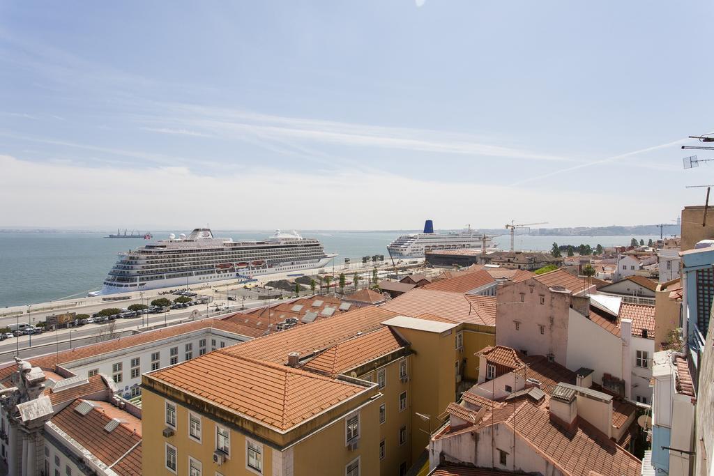 Apartamento Joivy Bright 2br Apt With River Views &balcony In Alfama, Moments From Santa Apolonia Train Station *