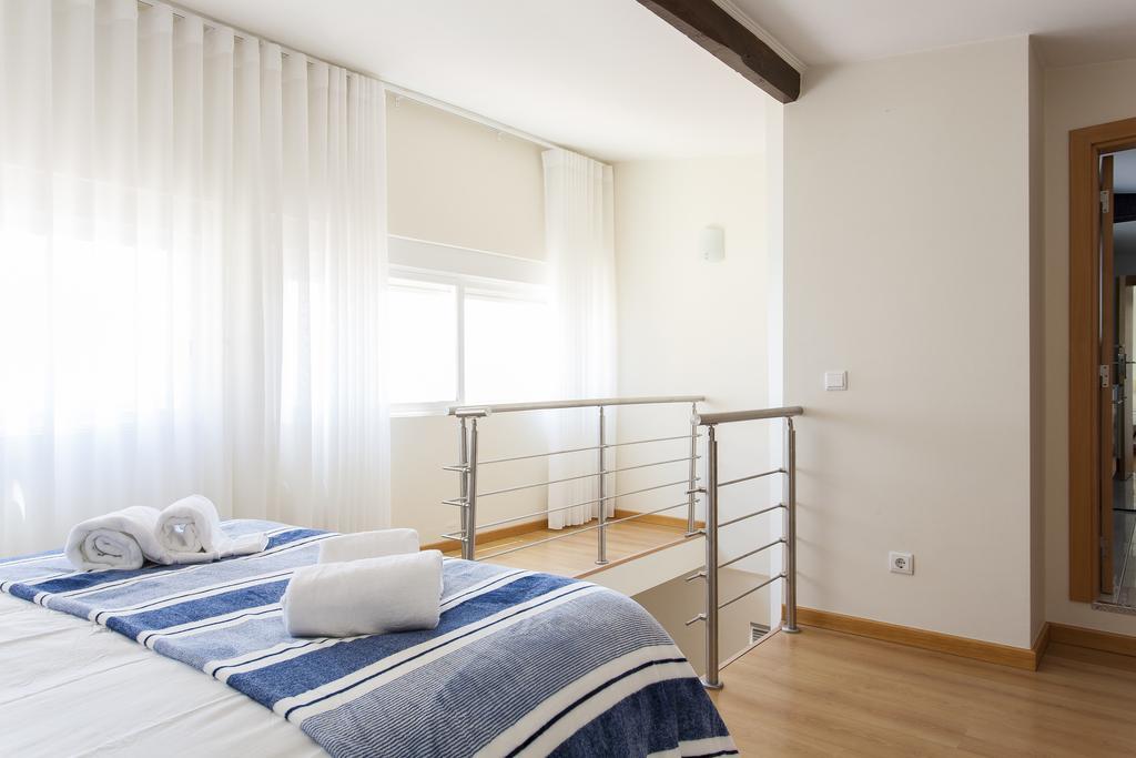 Joivy Bright 2br Apt With River Views &balcony In Alfama, Moments From Santa Apolonia Train Station * Lisbon