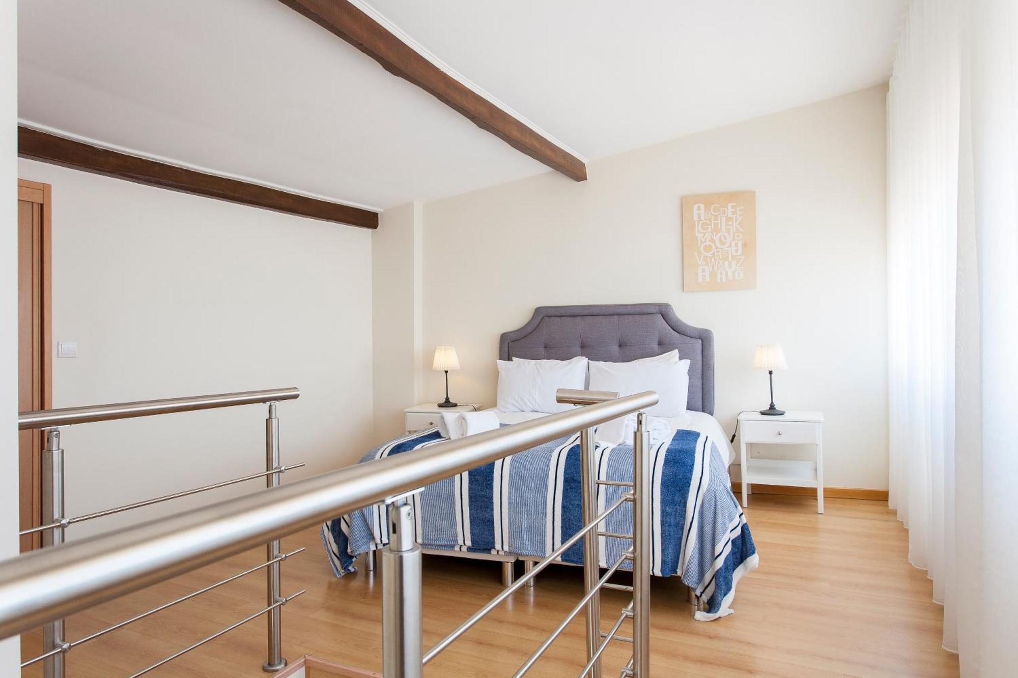 Joivy Bright 2br Apt With River Views &balcony In Alfama, Moments From Santa Apolonia Train Station Lisboa