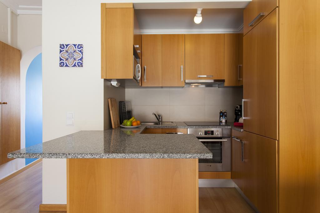 Joivy Bright 2br Apt With River Views &balcony In Alfama, Moments From Santa Apolonia Train Station Apartamento