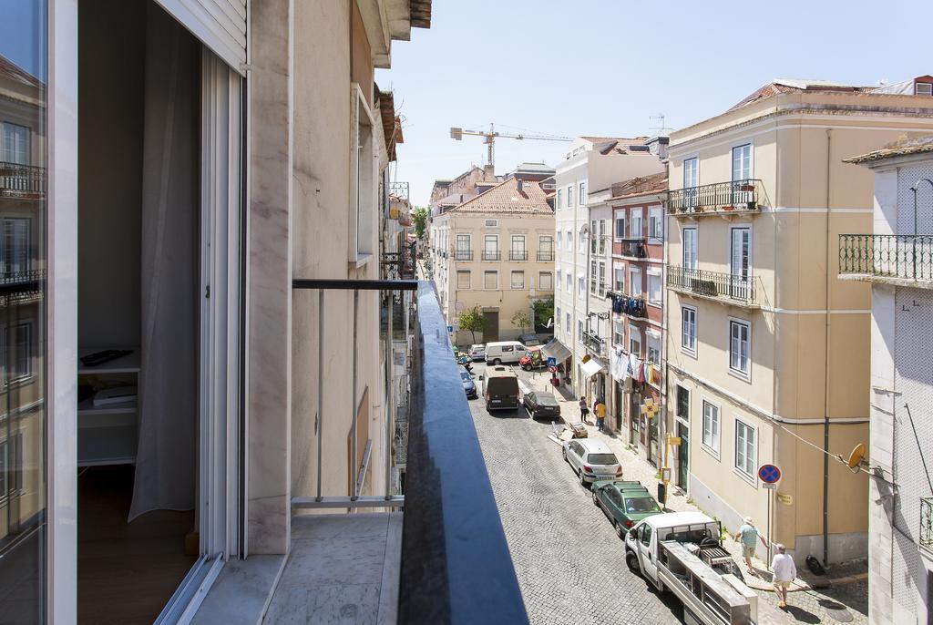 Joivy Bright 2br Apt With River Views &balcony In Alfama, Moments From Santa Apolonia Train Station Apartment *