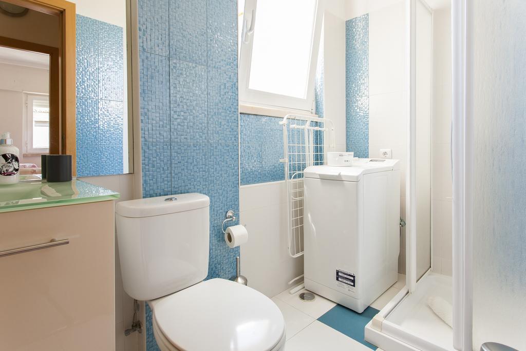 Apartamento Joivy Bright 2br Apt With River Views &balcony In Alfama, Moments From Santa Apolonia Train Station Lisboa